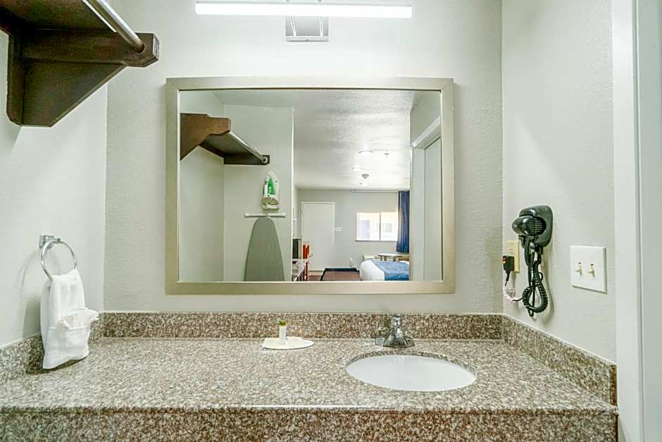 Atria Extended Stays By OYO Jourdanton