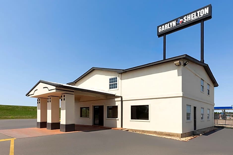 Super 8 by Wyndham Temple S. General Bruce