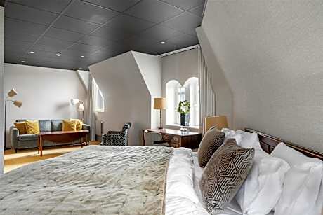 Junior Twin Suite with Sofa Bed