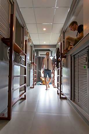 Single Capsule Bed with Window