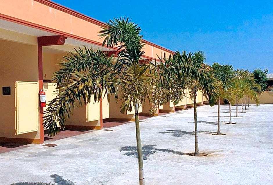 Golden Sunrise Hotel II by RedDoorz