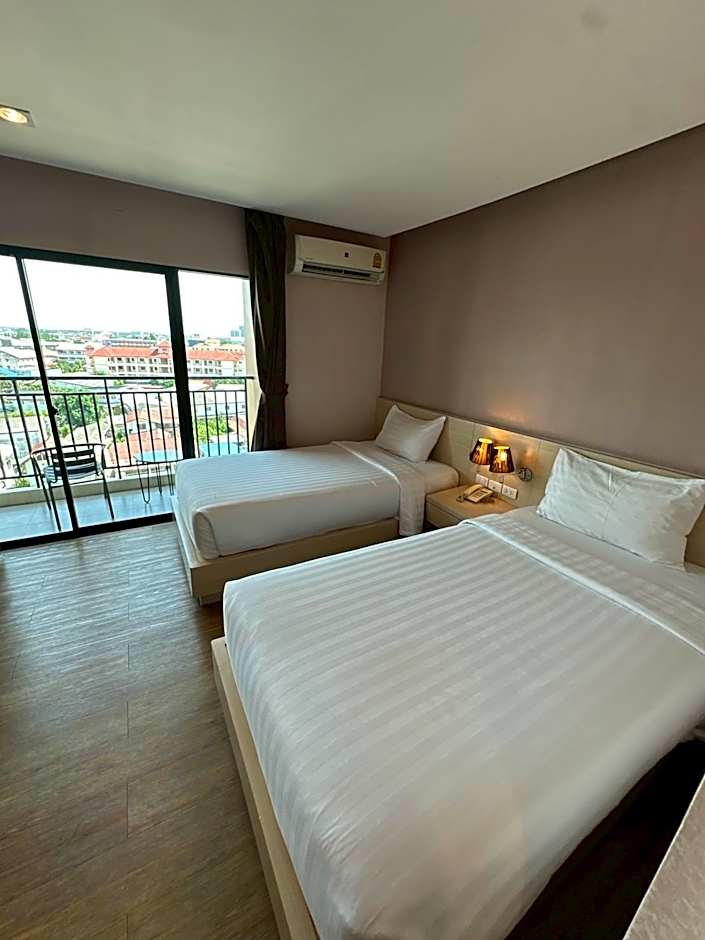 L Hotel