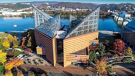 Holiday Inn Express & Suites Chattanooga-Lookout Mtn, an IHG Hotel By IHG