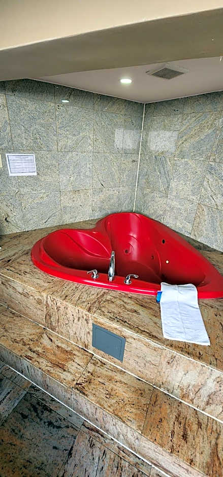 Town House Inn and Suites