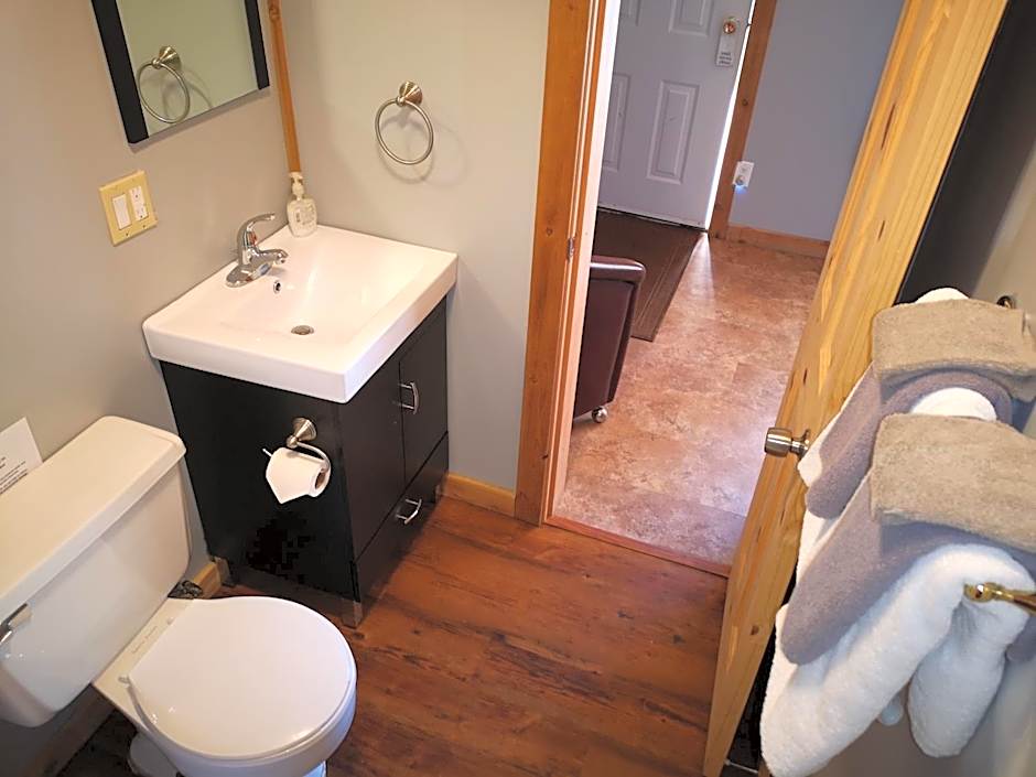 Overlook Inn & Cabins