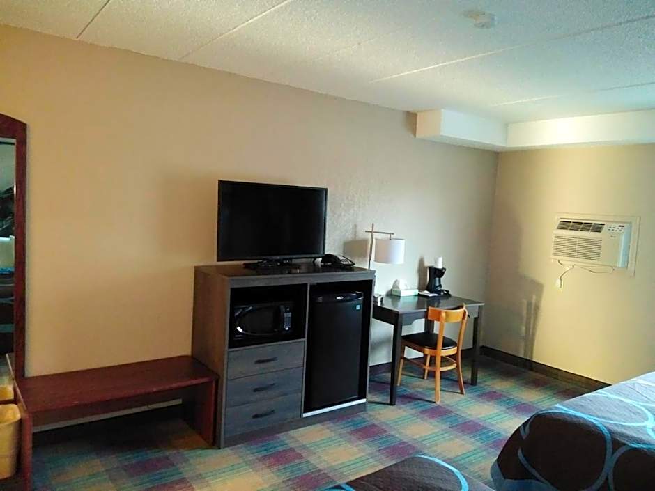 Super 8 by Wyndham Glenwood