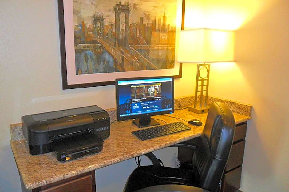 Cobblestone Inn & Suites - Fort Dodge