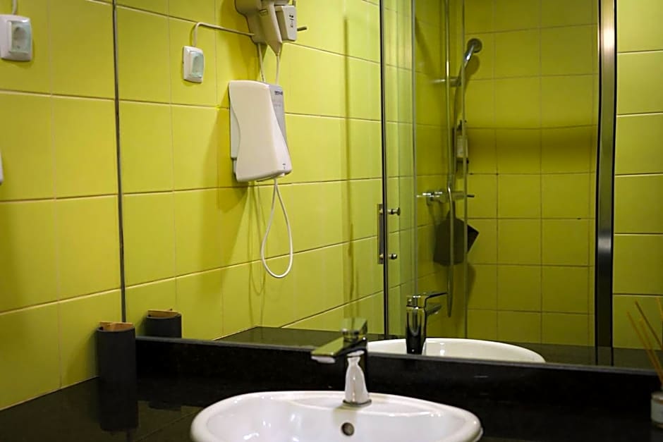 HI Arrifana Destination Hostel