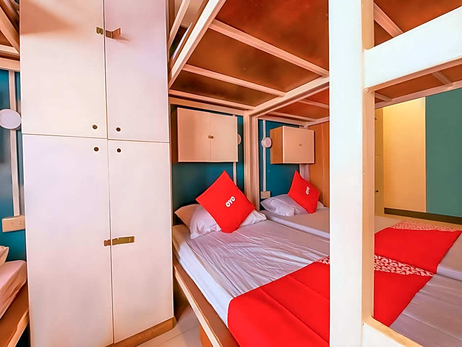 OYO 809 Crowne One Condo