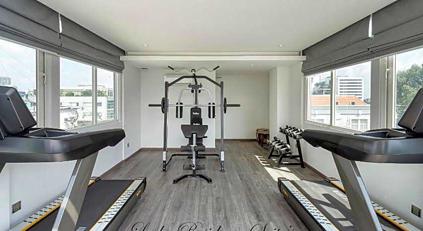 Lucky Residence Suites