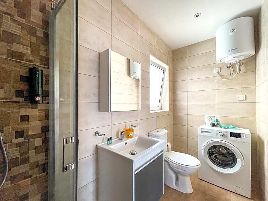 Msida Central Suites - EMMNIC Court