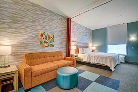 King Studio Suite - Hearing Access/Non-Smoking