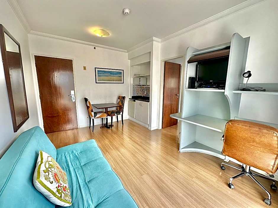 Apart-Hotel Próximo Metrô c/ garagem UH 1011