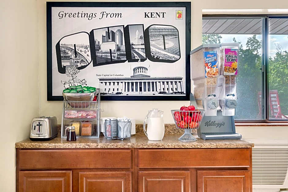 Super 8 by Wyndham Kent/Akron Area