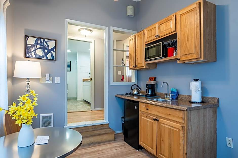 Inn at Haystack Rock