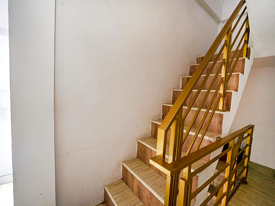 OYO 90645 Karisma Residence