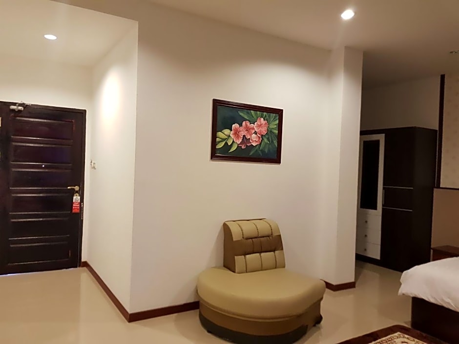 Dongsay Hotel Thakhek