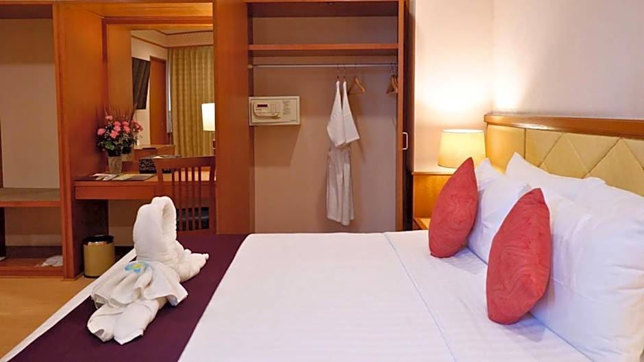 Photo 1 of 9 of Junior Suite