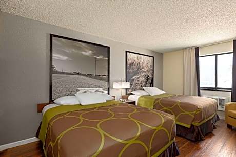 Queen Room with Two Queen Beds and Bath Tub - Mobility Accessible/Non-Smoking