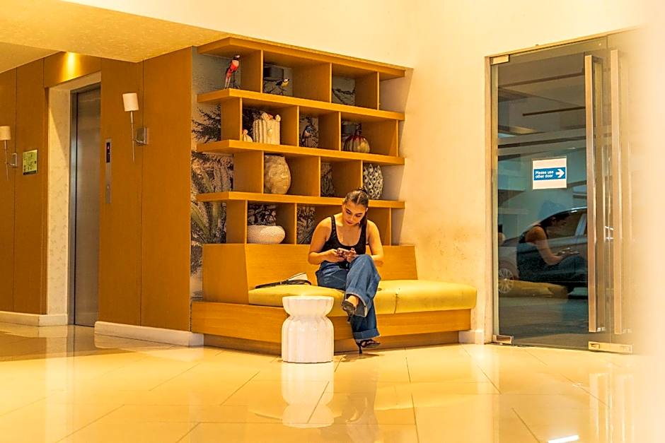 R'Holistay Azure North KING SIZE BED & Wave POOL