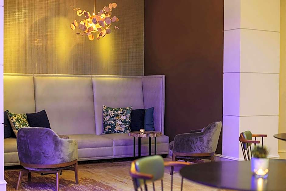 Renaissance by Marriott Meadowlands Hotel