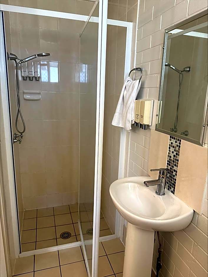 Emerald Highlands Motel