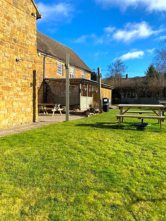 The Hollybush Inn and B&B