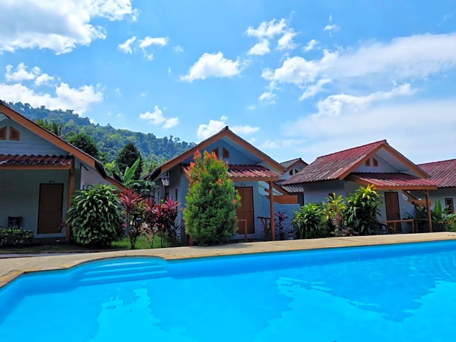 Khaolak Banana Bungalow