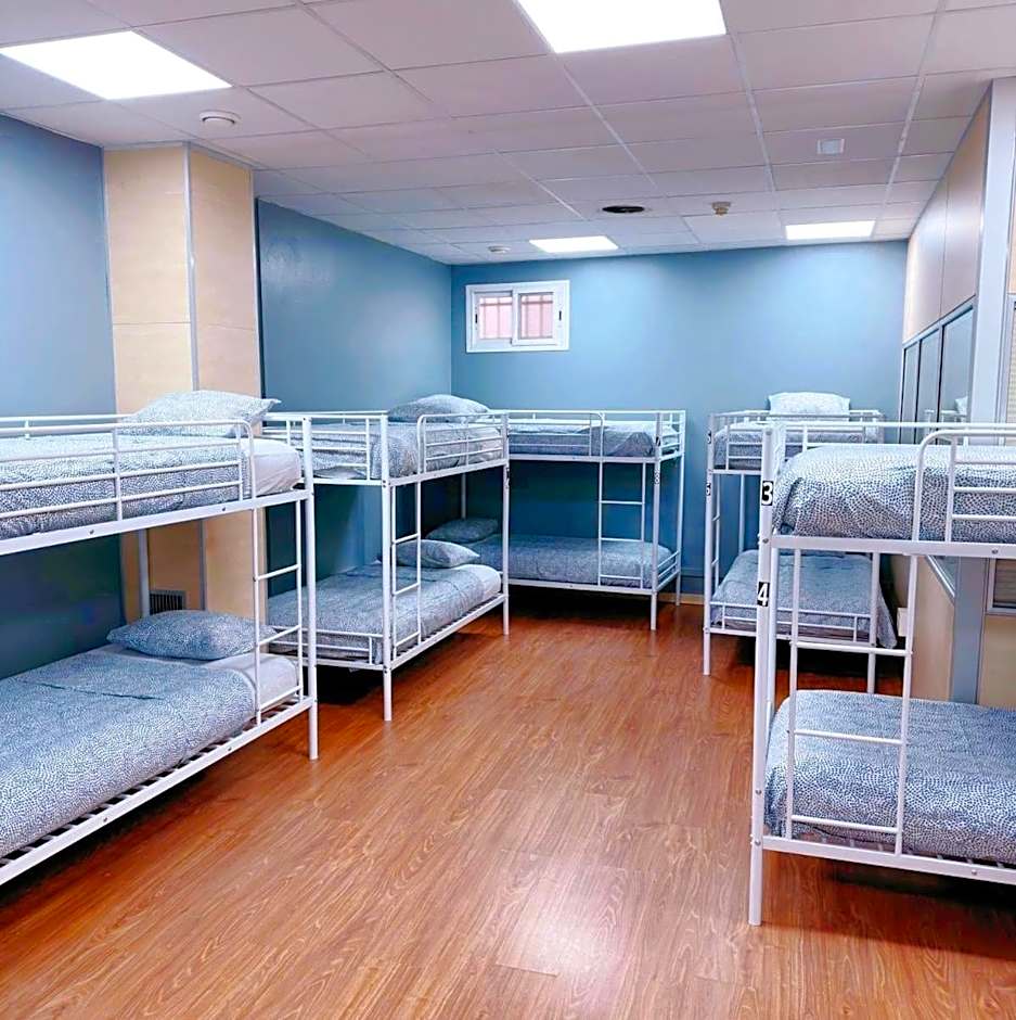 Hostel Acacias