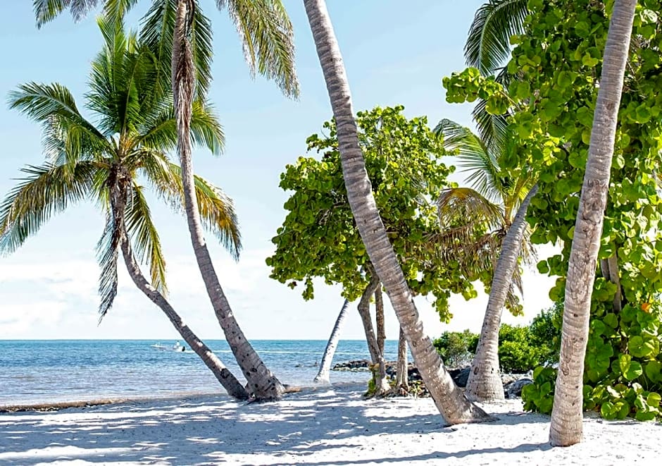Parrot Key Hotel & Villas
