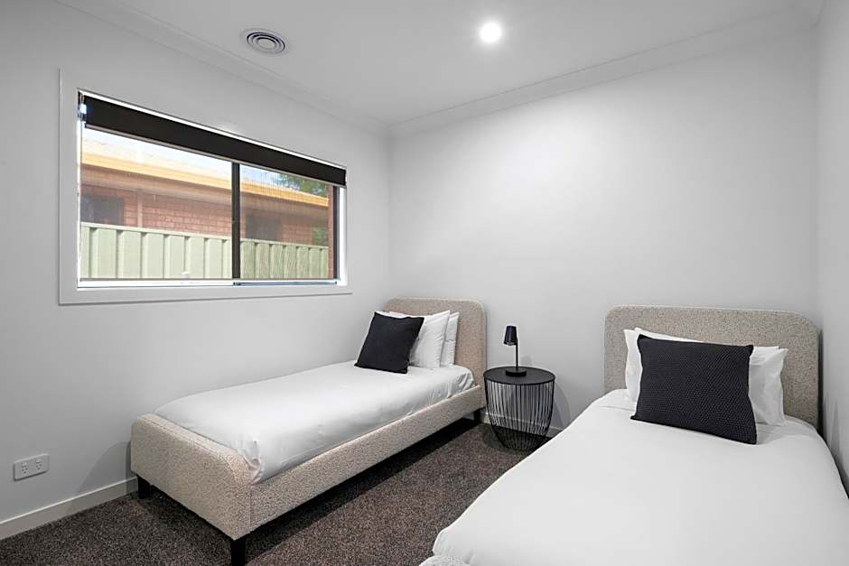 Julie-Anna, Bendigo