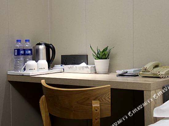 Wenxing Hotel (Guangzhou Beijing Road Pedestrian Street Haizhu Square Subway Station)
