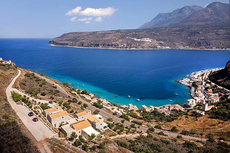 Trapela Limeni Luxury Suites