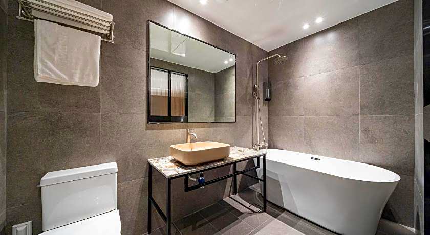 Jecheon The Wall Hotel