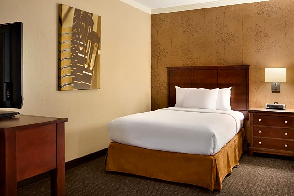 Embassy Suites by Hilton Austin Downtown South Congress