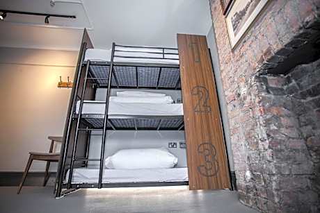 Bed in 3-Bed Mixed Dormitory Room with Shared Bathroom