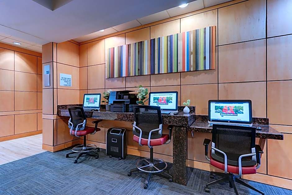 Holiday Inn Express Aberdeen-Chesapeake House By IHG