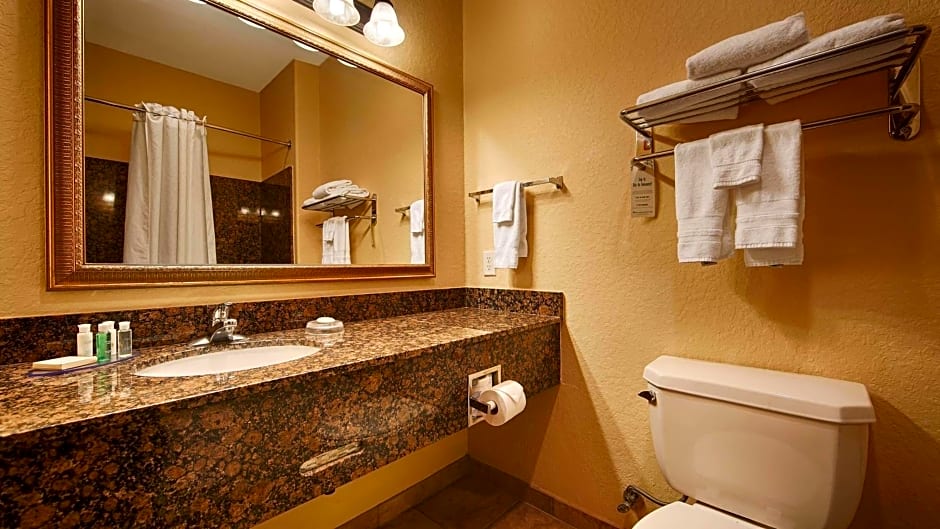 Best Western PLUS Victoria Inn & Suites