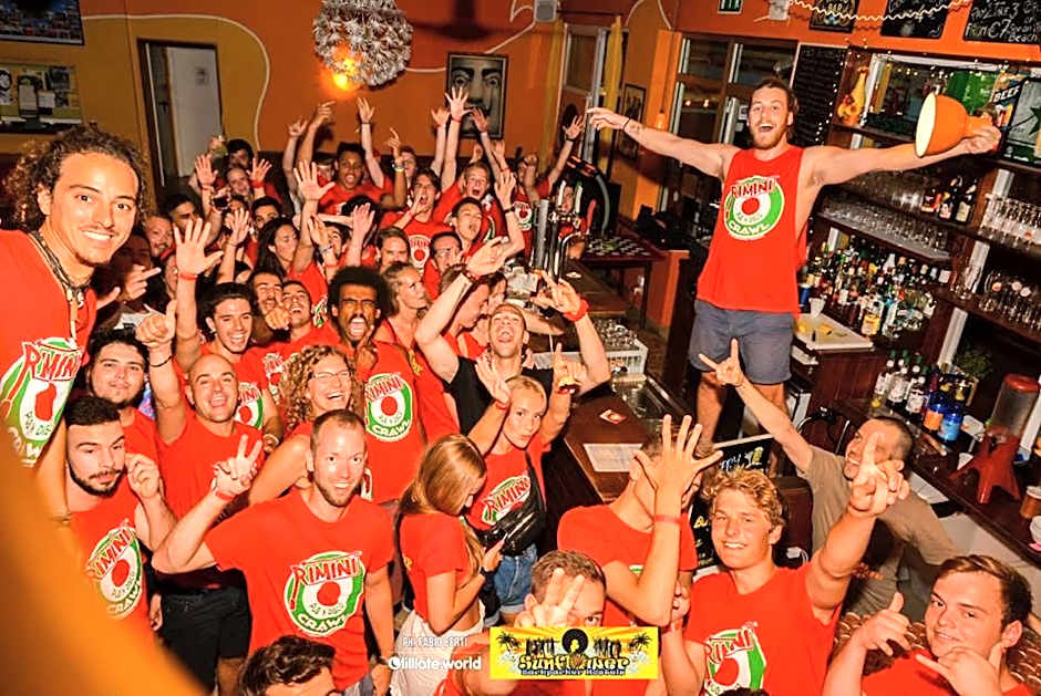 Sunflower Beach Backpacker Hostel & Bar