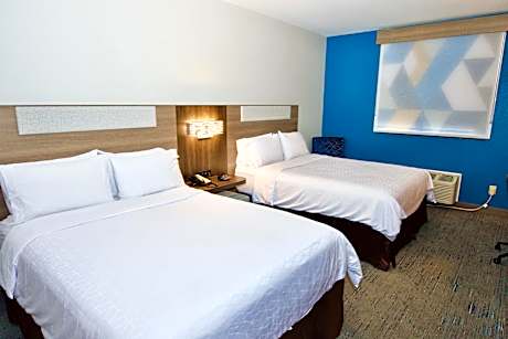 2 Queen Beds Standard