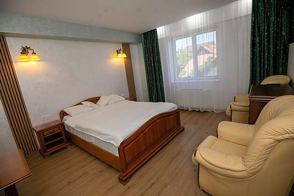 Hotel Senator