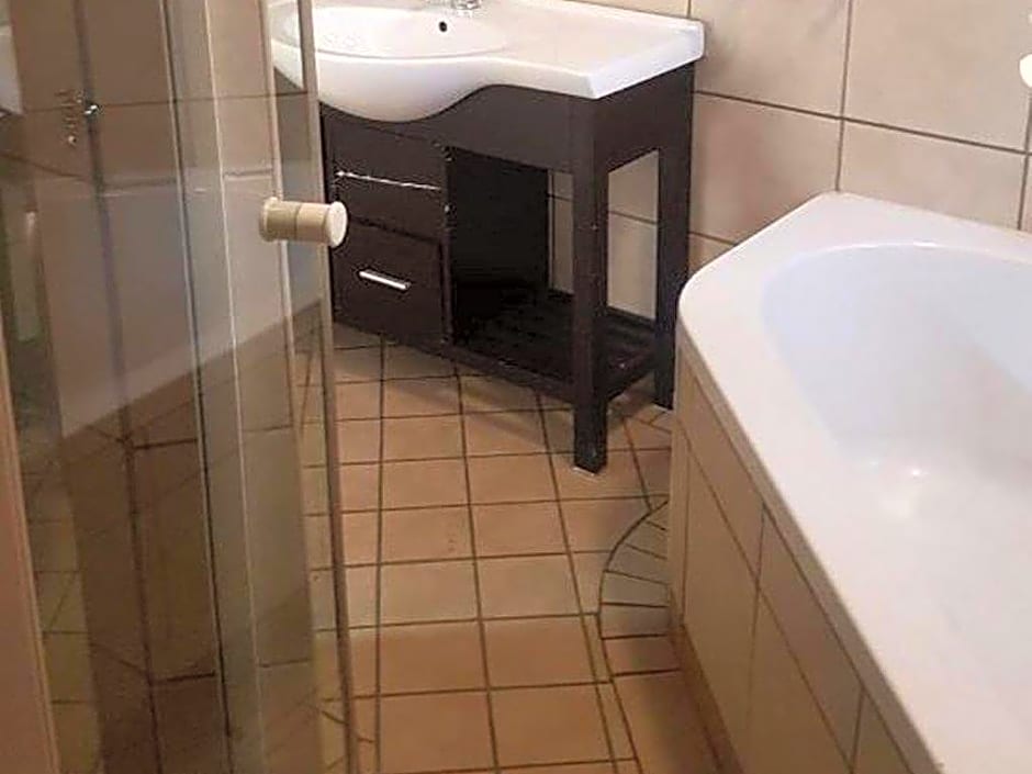 Country Blue Luxury Guest House