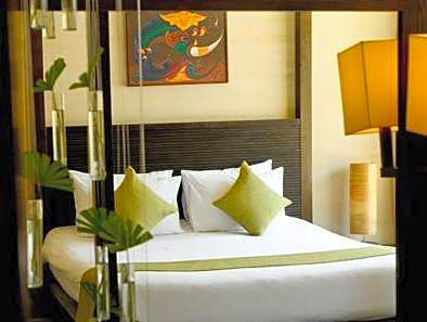 Iyara Beach Hotel and Plaza