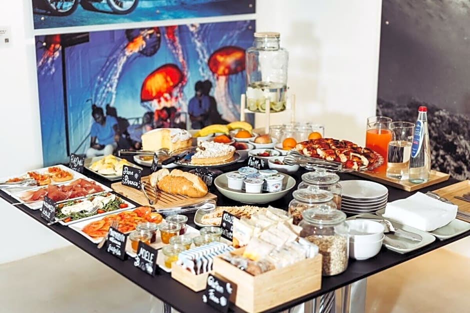 Marina Gardens Boutique & Suites