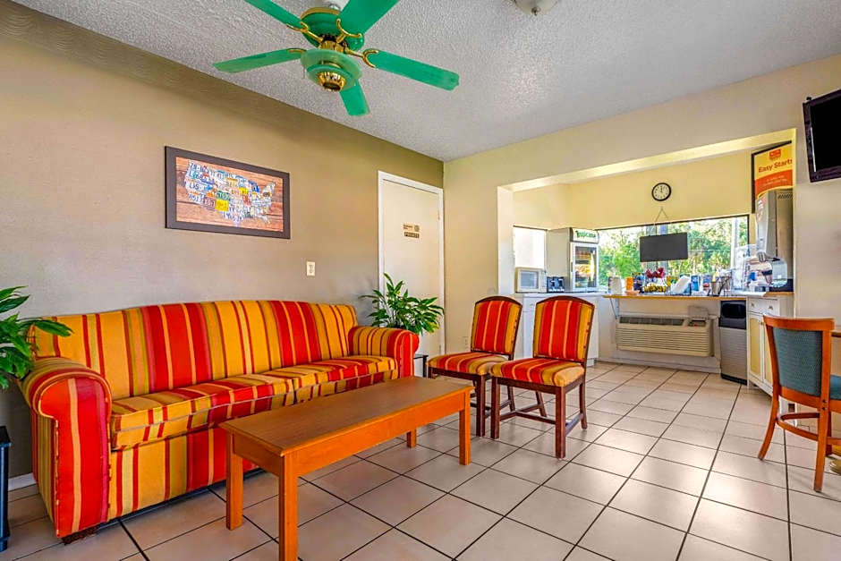 Econo Lodge Crystal River