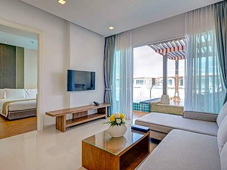 2-Bedroom Deluxe Suite with Private Pool