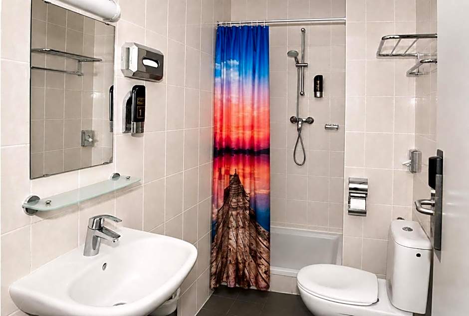 Amsterdam Teleport Hotel - Free Parking