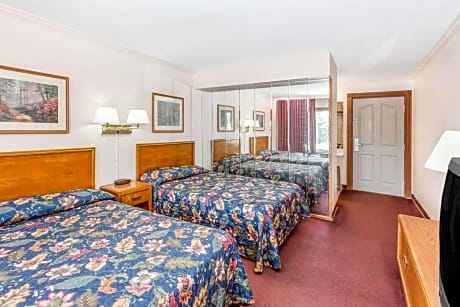 Deluxe Double Room with Two Double Beds - Non-Smoking