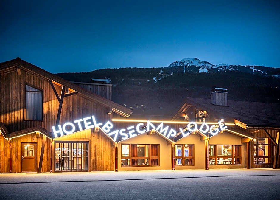 Hotel Base Camp Lodge