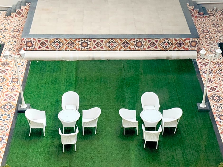 Poppys Pleasant Stay